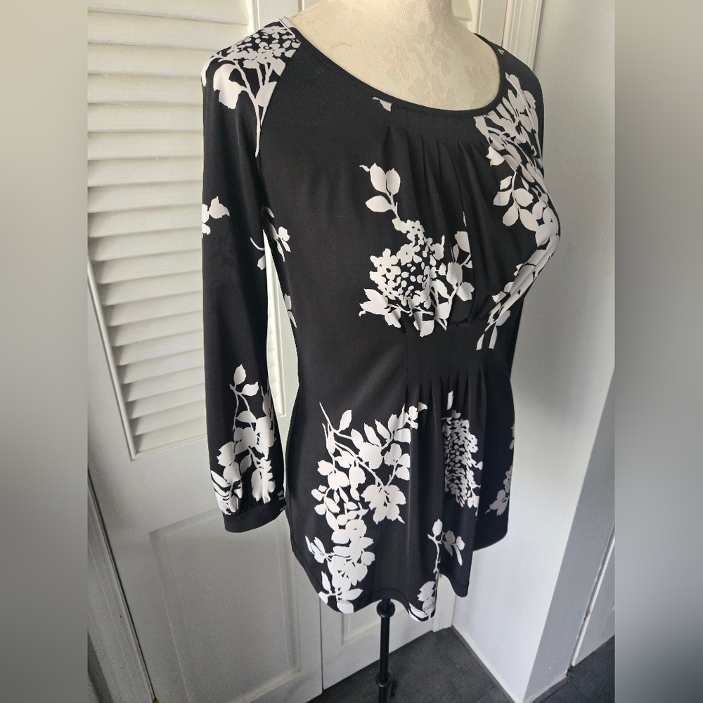 Talbots Floral Pleated Peplum Blouse Black White S - Picture 3 of 10